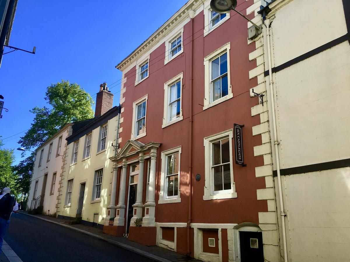 Six Castlegate Panzió Cockermouth Kültér fotó